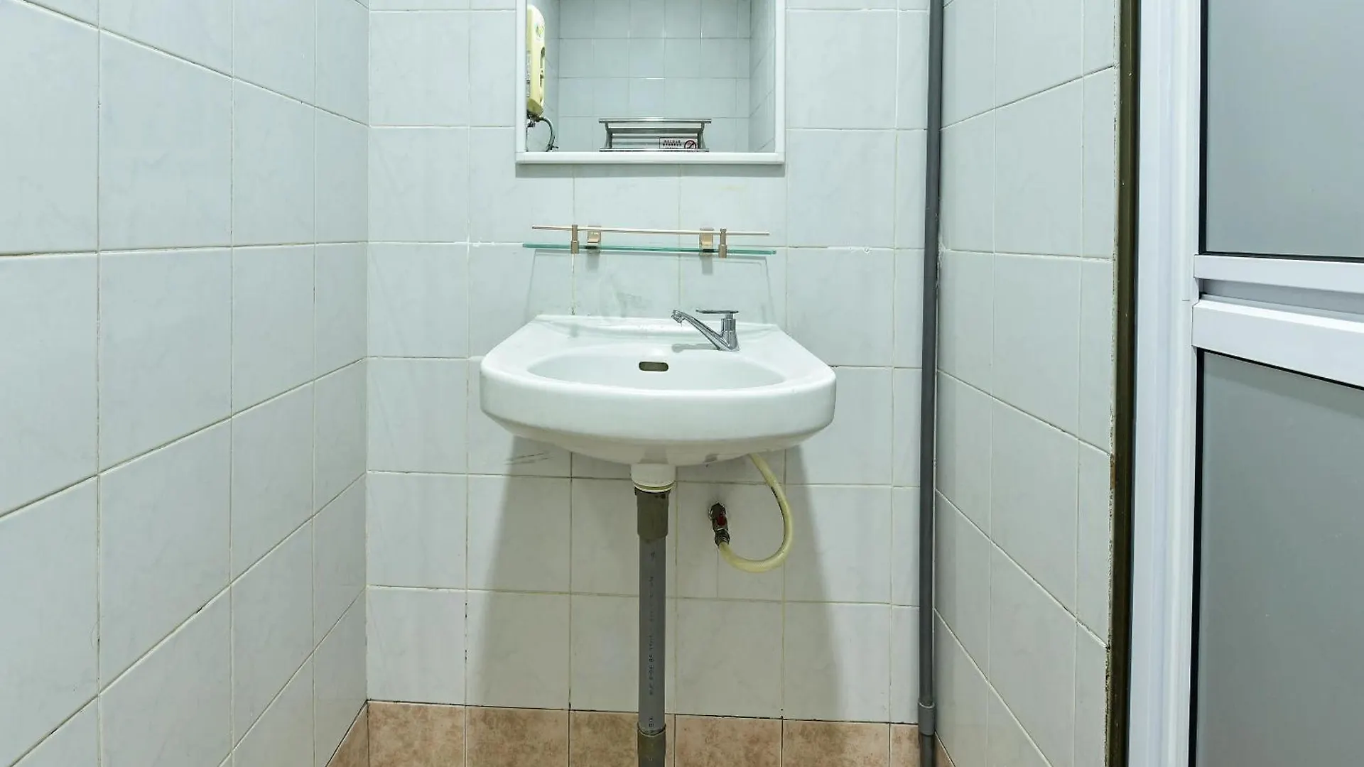 Oyo 90626 Hotel Ezzyhome Johor Jaya Johor Bahru Malezja