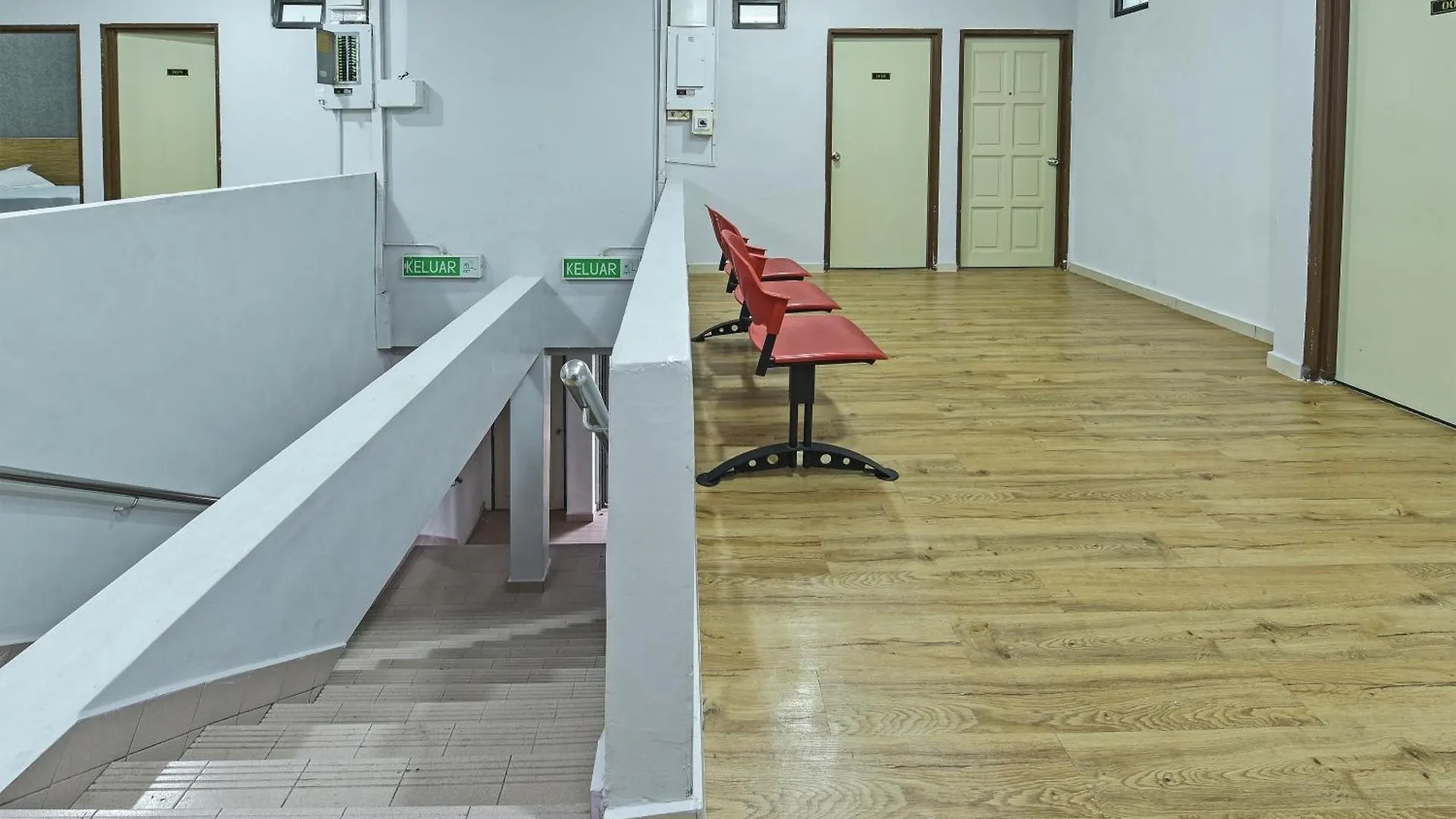 Oyo 90626 Hotel Ezzyhome Johor Jaya Johor Bahru 2*,  Maleisië